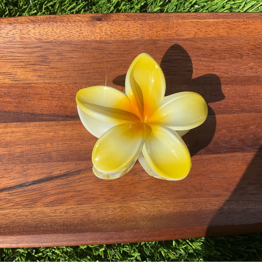 Yellow elegant flower hair clip